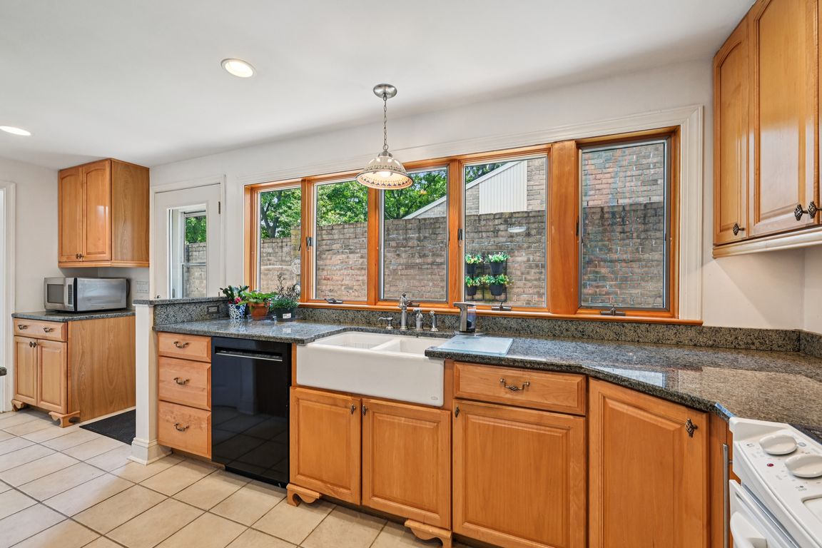 Brooke Grove Ct-2406-022.jpg
