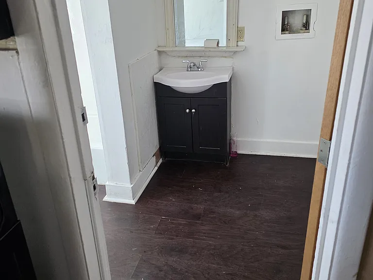 4131 Erskine St — Photo 5