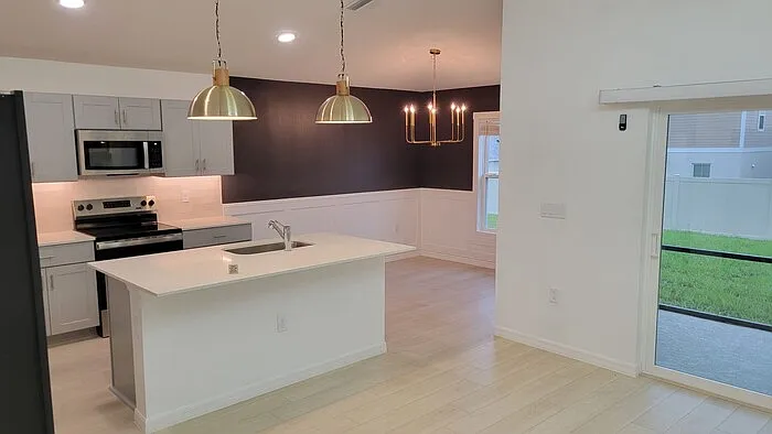 3 bed, 2.0 bath, 1420 sqft, $2,149 — Photo 4