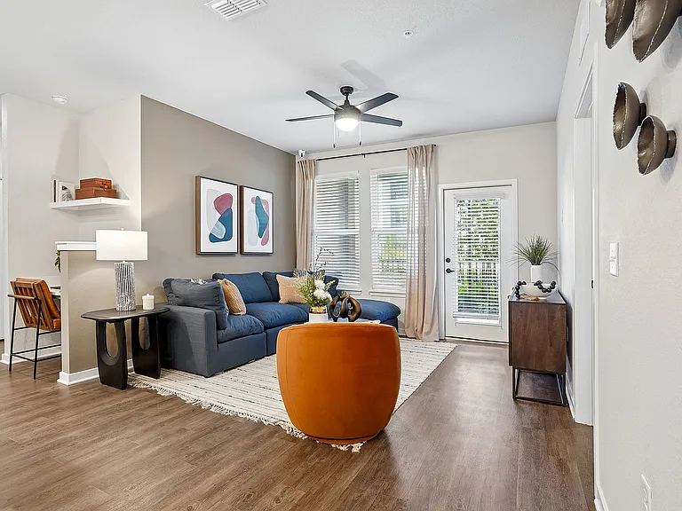 8-web-or-mls-4555 Grv Spgs Cir-Unit 107-S1605-008
