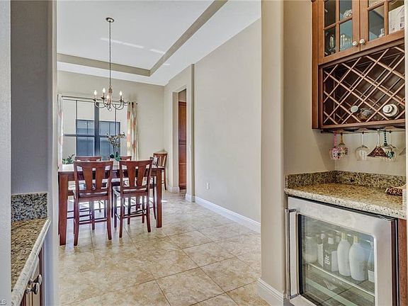4th image of 5095 Salerno St