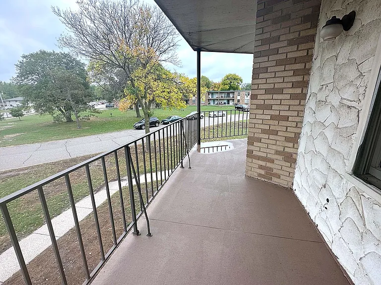 Southgate Apartments — Photo 90