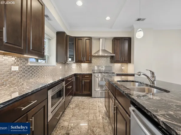 1470 W Carmen Ave #Penthouse 52, Chicago, IL 60640