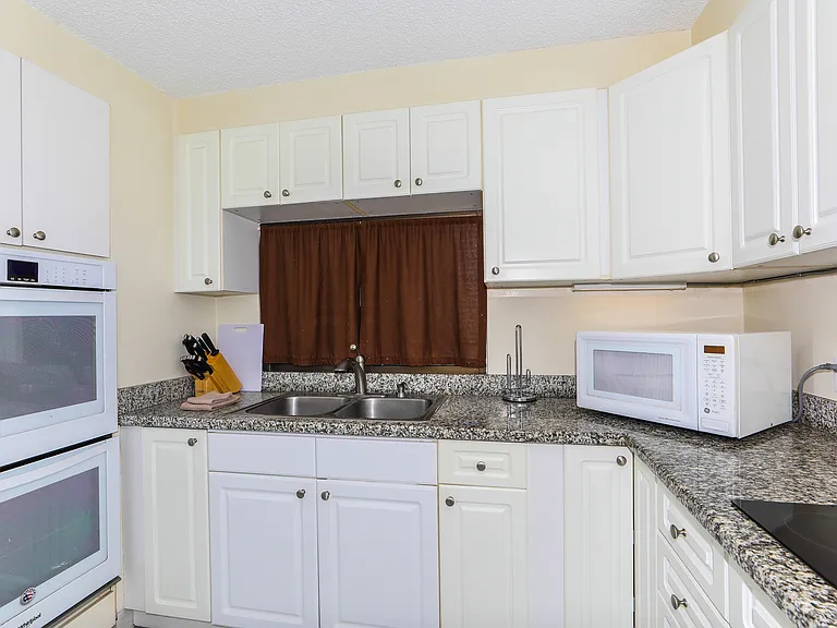 1910 Ala Moana Blvd #21B — Photo 22