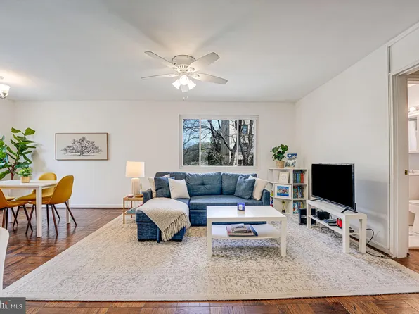 4114 Davis Pl NW APT 205, Washington, DC 20007