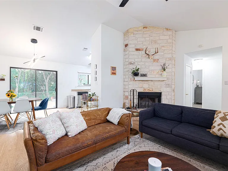 8812 United Kingdom Dr — Photo 8