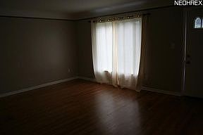 4th image of 4609 W 223rd St