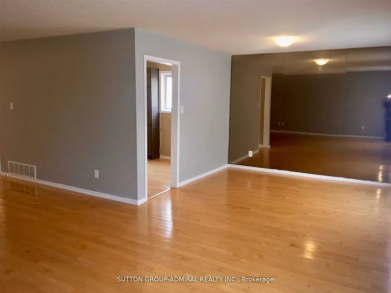 4 Nootka Cres #2 — Photo 7