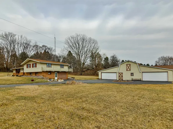 3821 Page Rd, Rockford, IL 61101