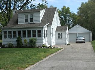 55946 Clover Rd, Mishawaka, IN 46545