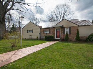 176 5th St, Rainelle, WV 25962