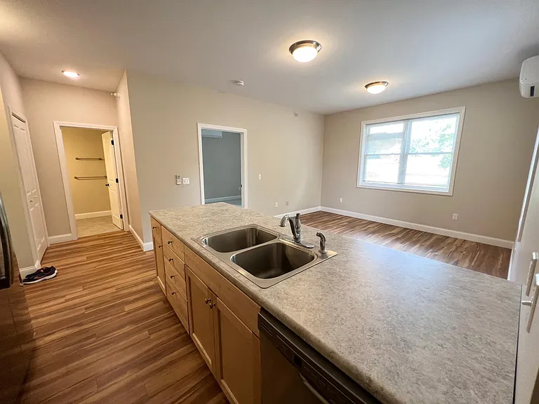 394 Main St #EIGHT — Photo 9