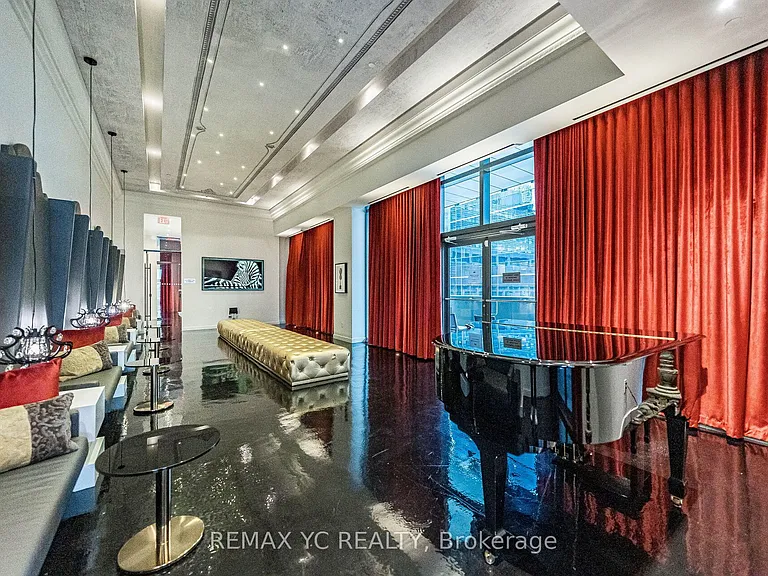197 Yonge St #4404 — Photo 25