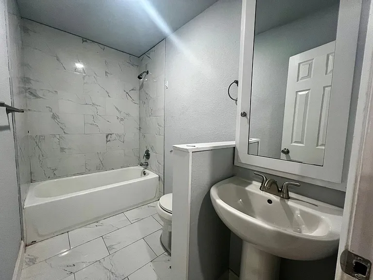 420 S 2nd St — Photo 5