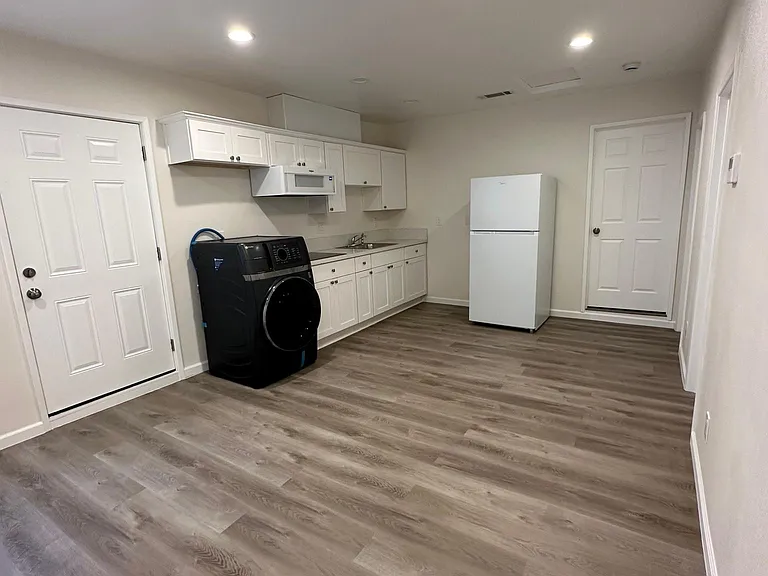 491 W Carter St #2 — Photo 5