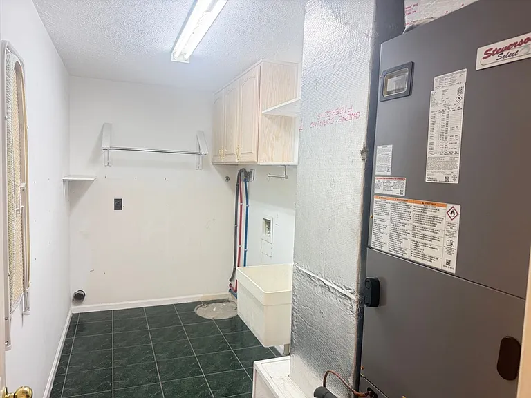 4034 Kristanna Dr — Photo 32