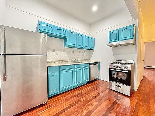 4th image of 303 Throop Ave APT 3L