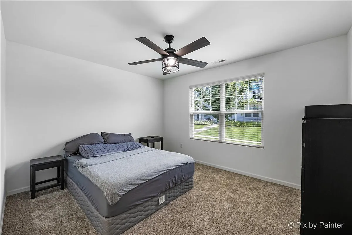 3 bed, 1577 sqft, $2,900 — Photo 4