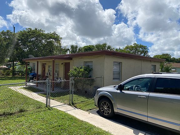3rd image of 1317 W 33rd St #1