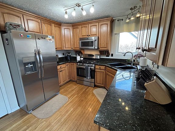 5th image of 2919 Blackhawk Dr
