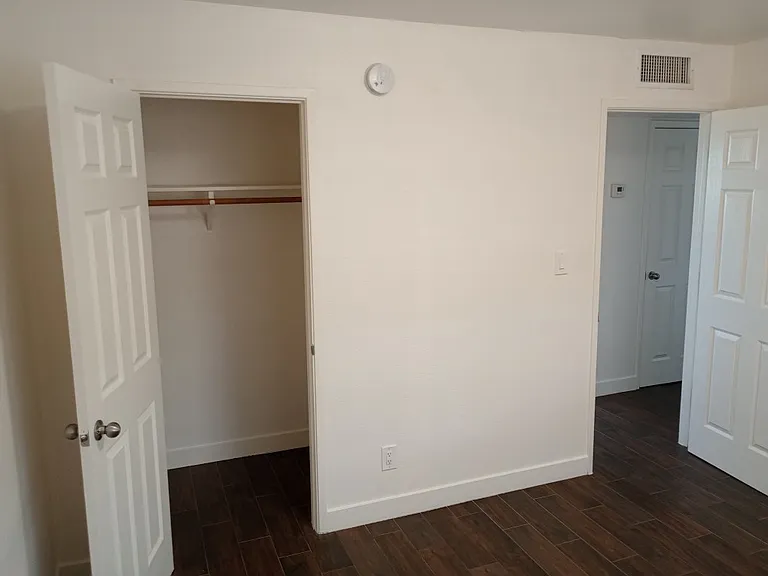508 W 14th St — Photo 19