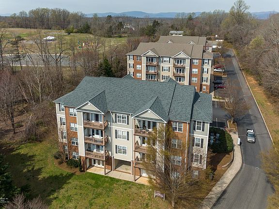 3rd image of 635-675 Woodbrook Dr #655-203