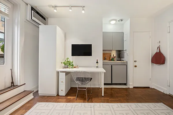 Sold by Douglas Elliman | media 6