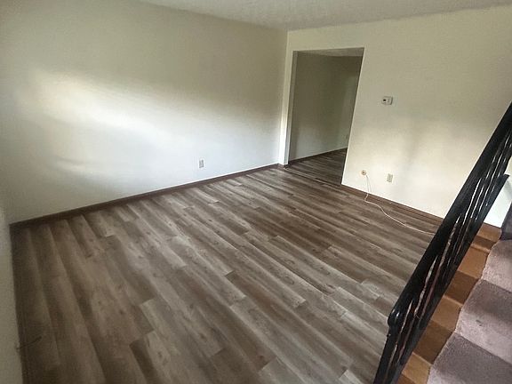 4th image of 39 W Lincoln St #2