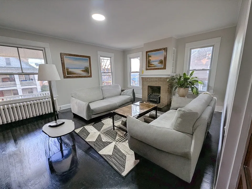 184 Buckingham St #1