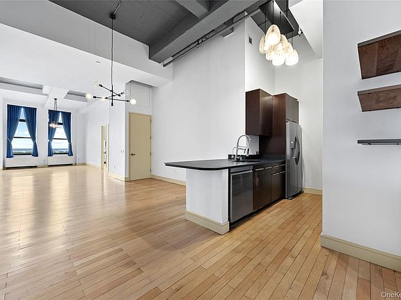 3rd image of 25 Leroy Place #511