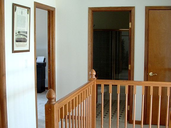 3rd image of 4829 Briargrove Dr