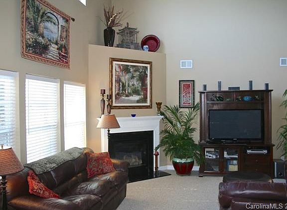 5th image of 8101 Brisbin Dr