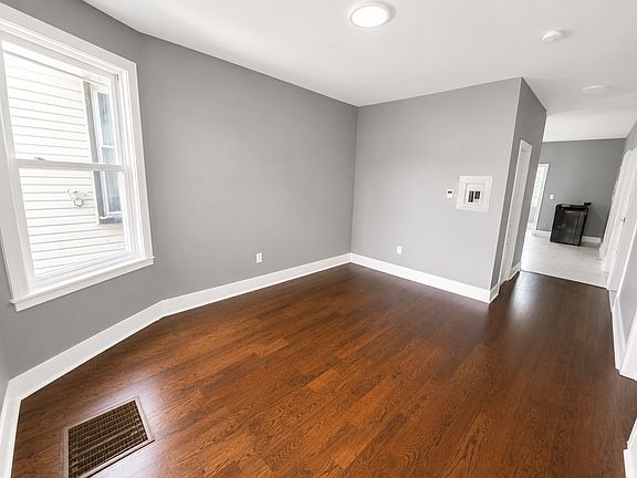 4th image of 104 Milford Ave #1
