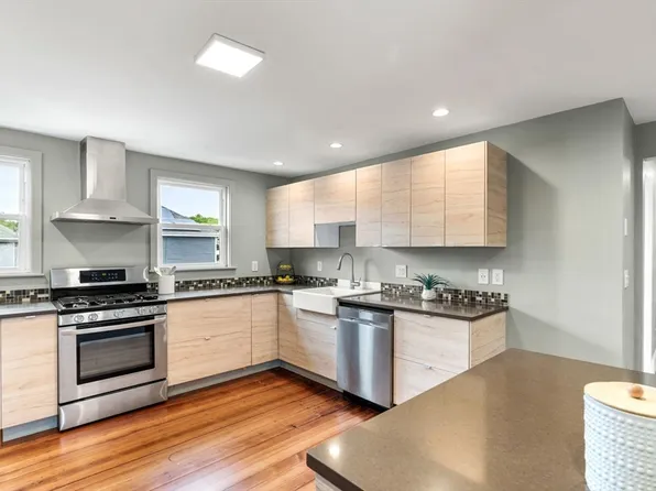 21 Plainfield St #3, Jamaica Plain, MA 02130