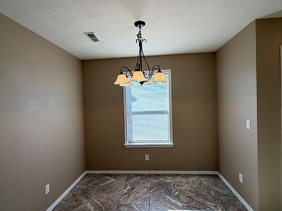 2nd image of 6602 Prairie Cir