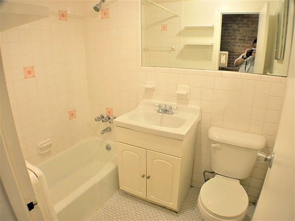 5th image of 40 E 12th St #6BB