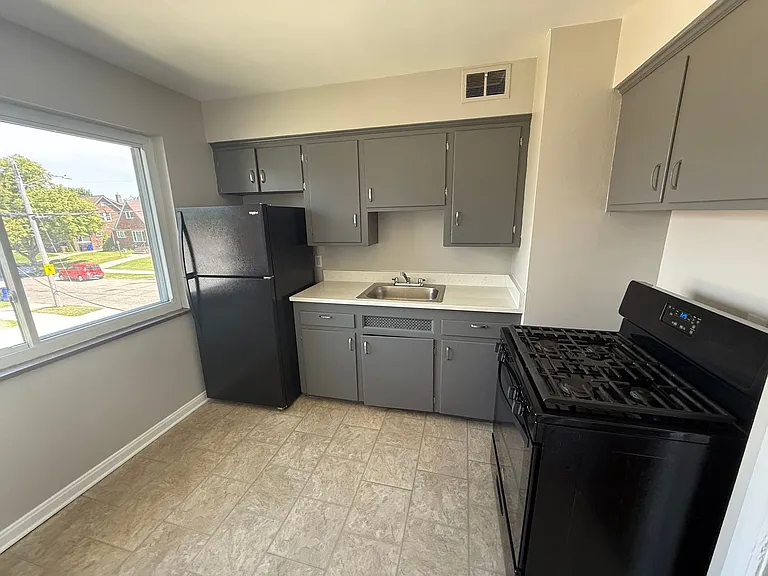 4101 Ridge Rd — Photo 3