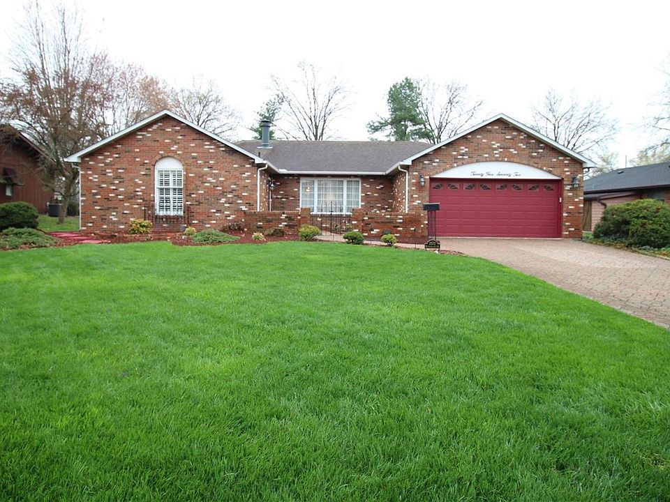 1st image of 2572 Westmoreland Dr