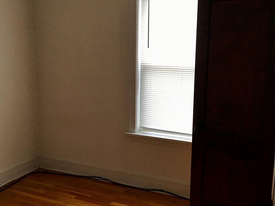 2nd image of 1952 W Warner Ave #3