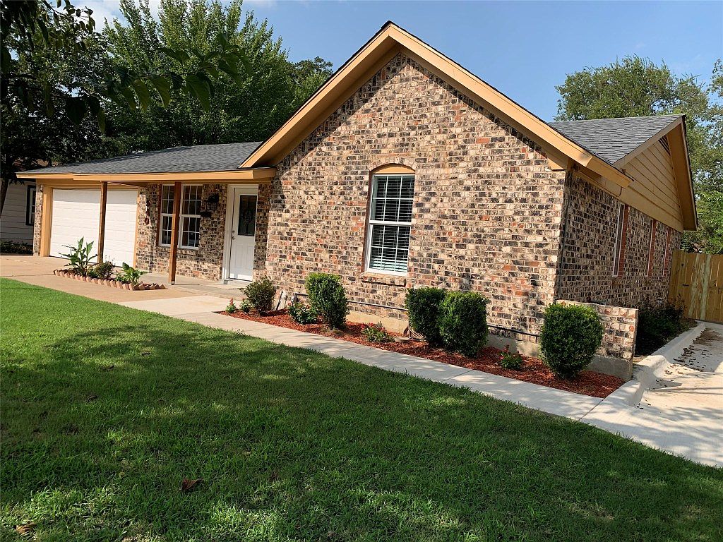 540 NW Newton Dr, Burleson, TX 76028 Zillow