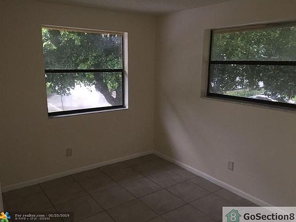 5th image of 11436 NW 43rd St