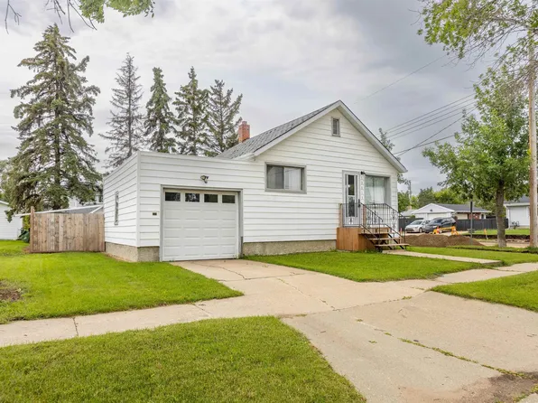 10013 98th Ave, Morinville, AB T8R 1G3