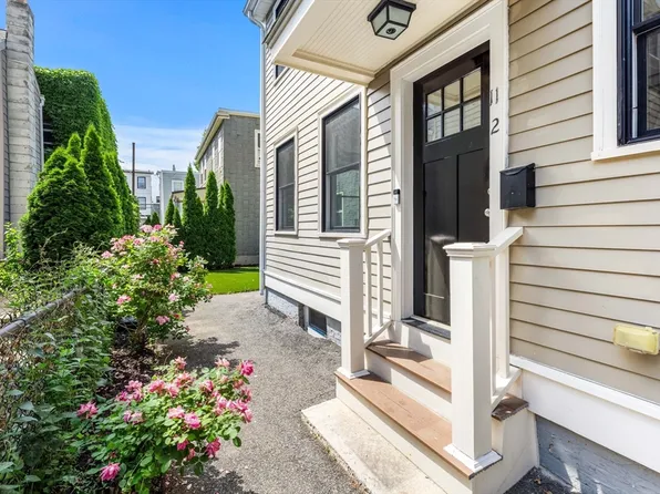 11 8th St #Apt 2, Cambridge, MA 02141
