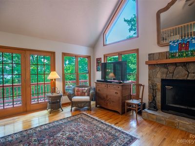 1373 Mountain View Rd, Burnsville, NC, 28714