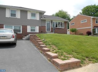 207 Cranbourne Dr, Broomall, PA 19008