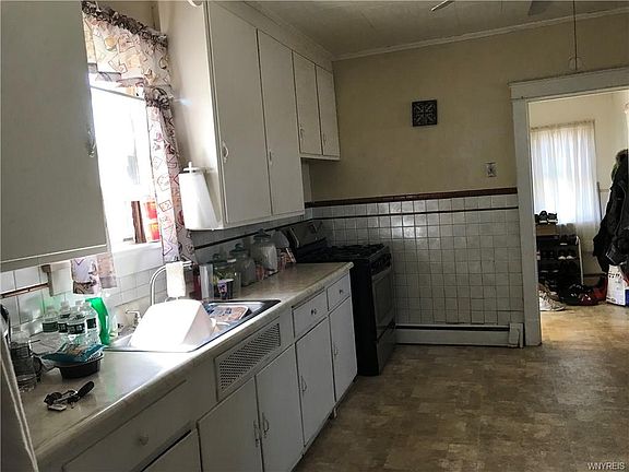 4th image of 105 Como Park Blvd
