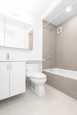 Rented by Olnick Organization | media 7