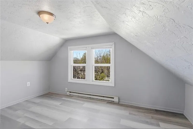 1 bed, 1.0 bath, 700 sqft, $950 — Photo 3