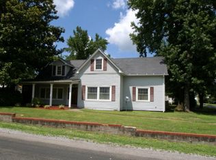 221 S 18th St, Herrin, IL 62948