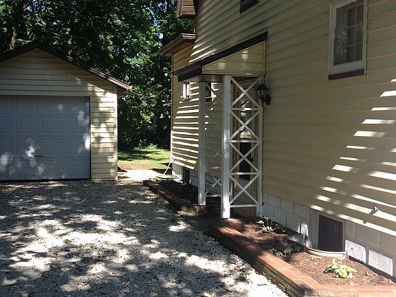 3rd image of 1383 Bryden Dr